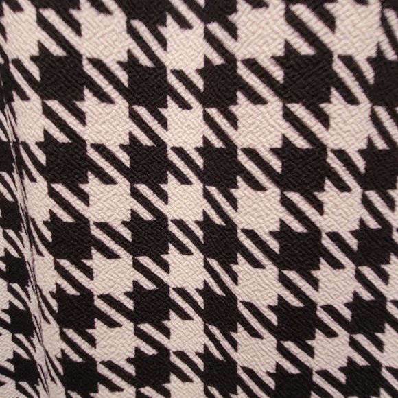 Houndstooth Skirt - Picture 3 of 4
